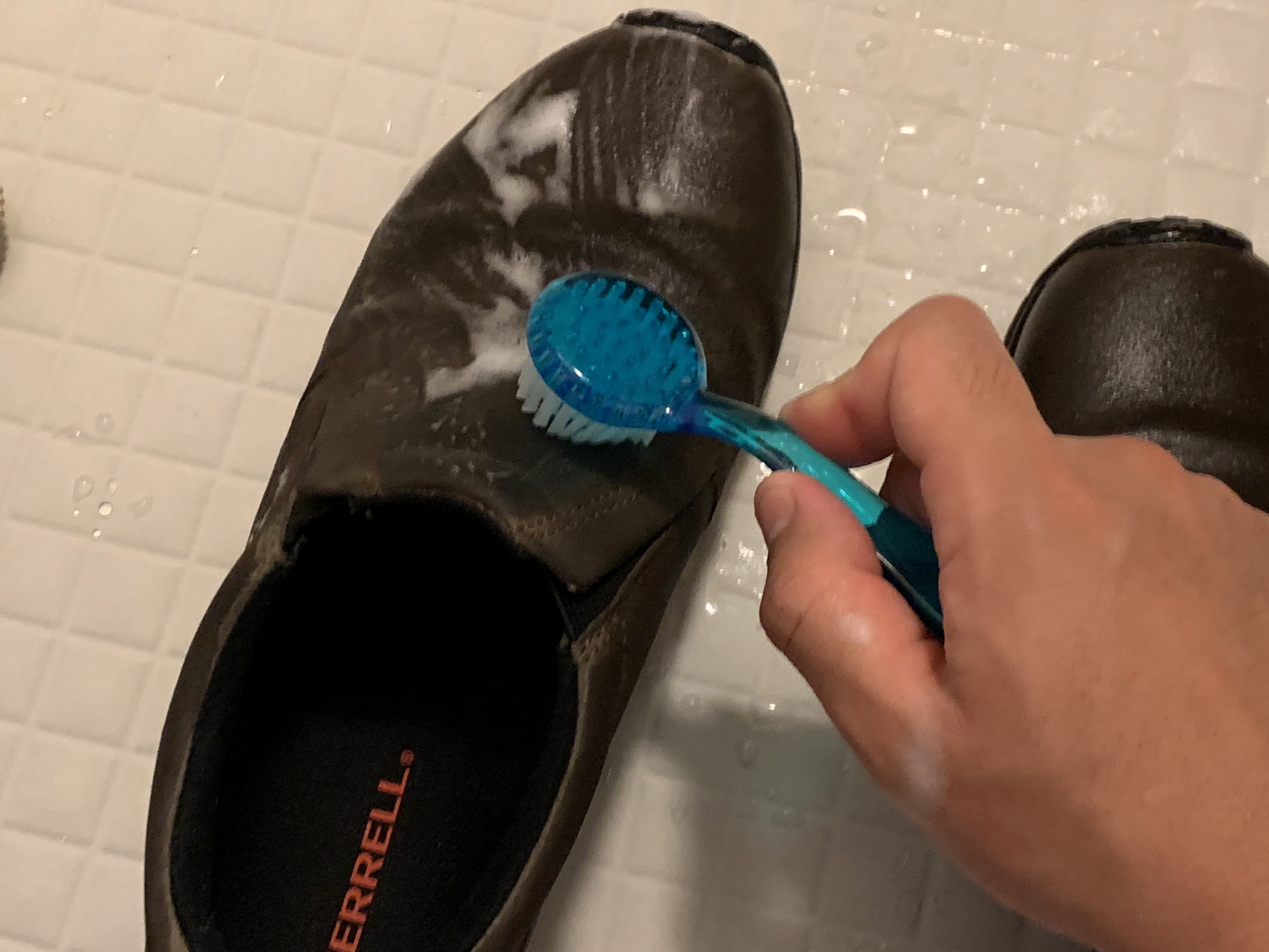 スエード靴の雨染みを除去する方法 スエード靴の丸洗い Authentic Lifeを目指して